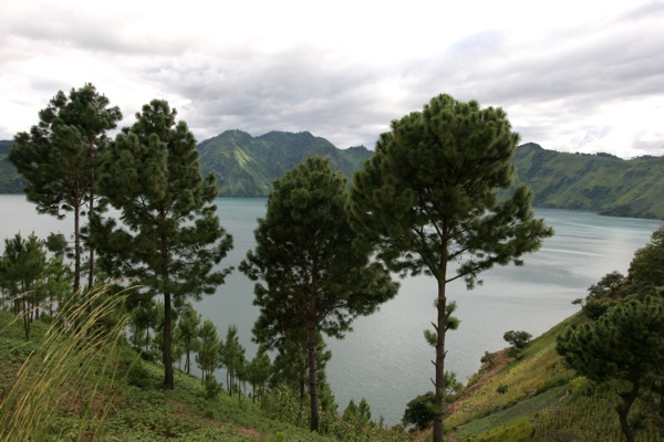 Vista Parcial de la Laguna de Ayarza