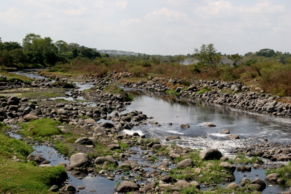 El Rio Achiguate Cercano al Poblado