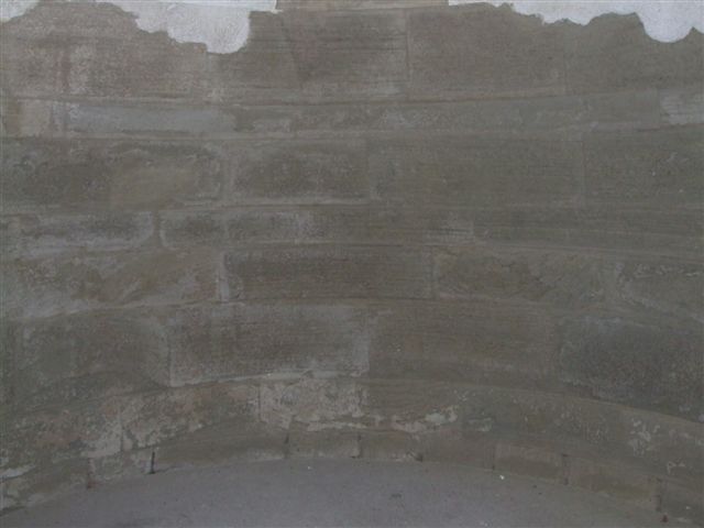 Thracian tomb at Bunaja 1.JPG