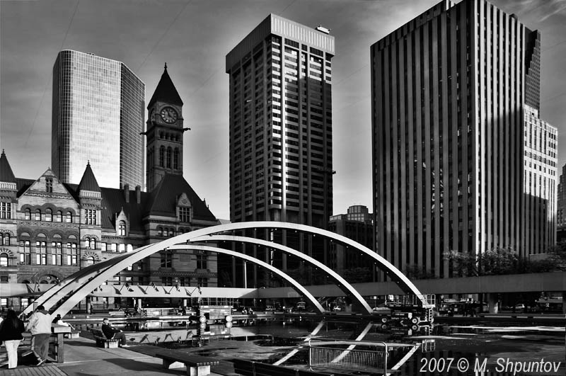 Nathan Phillips Square , Toronto BW