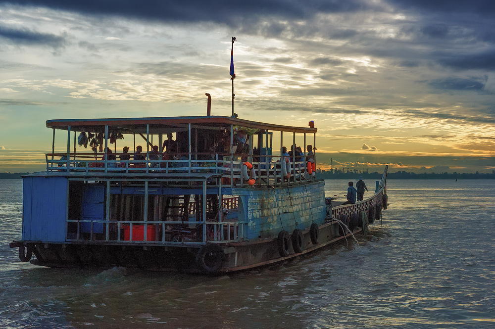 The ferry leaving