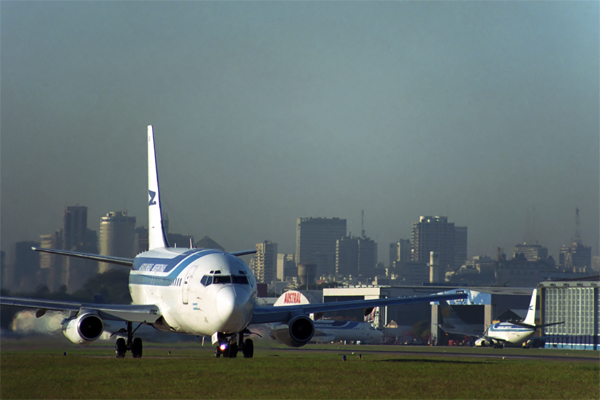 AEROLINEAS ARGENTINAS BOEING 737 200 AEP RF 1369 17.jpg