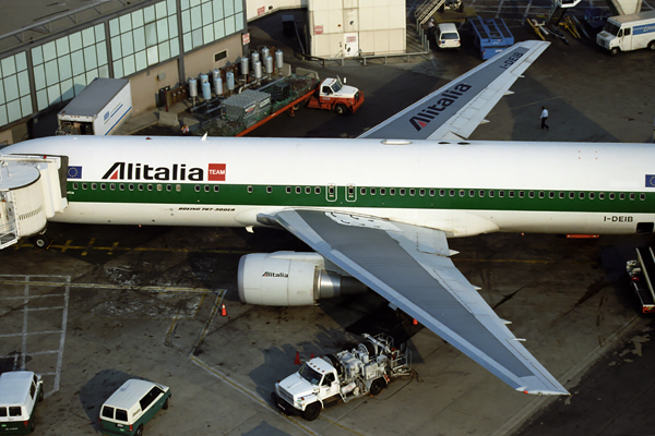 ALITALIA BOEING 767 300 JFK RF 1279 22.jpg