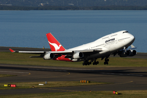 QANTAS BOEING 747 400 SYD RF IMG_8730 .jpg