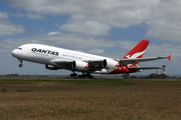 QANTAS AIRBUS A380 MEL 20OCT2008 RF IMG_9093.jpg