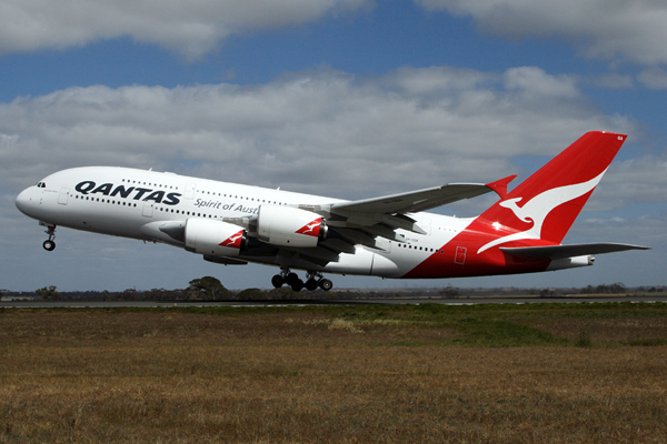 QANTAS AIRBUS A380 MEL 20OCT2008 RF IMG_9095.jpg