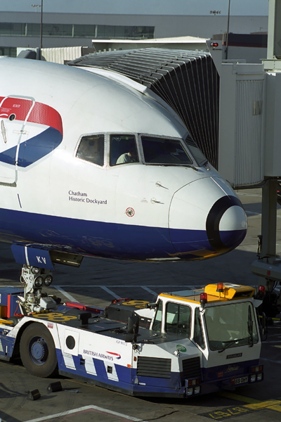 BRITISH AIRWAYS BOEING 757 200 LHR RF 1535 36.jpg