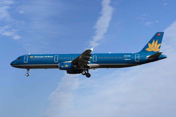 VIETNAM AIRLINES AIRBUS A321 BJS RF IMG_3935.jpg