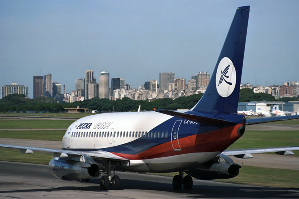 PLUNA URUGUAY BOEING 737 200 AEP RF 520 36.jpg