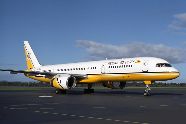 ROYAL BRUNEI BOEING 757 200 HBA RF 228 17.jpg