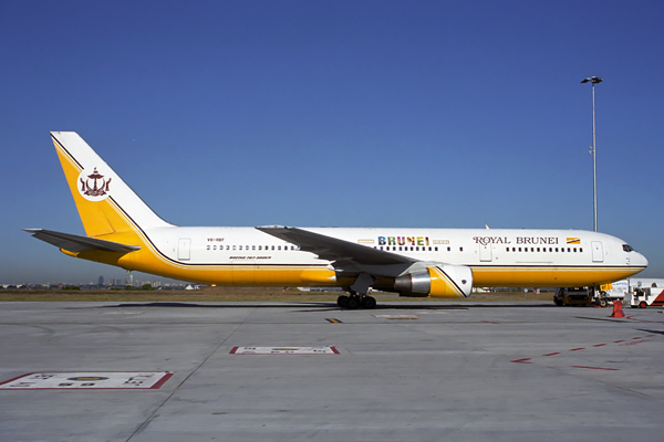 ROYAL BRUNEI BOEING 767 300 BNE RF 1579 17.jpg