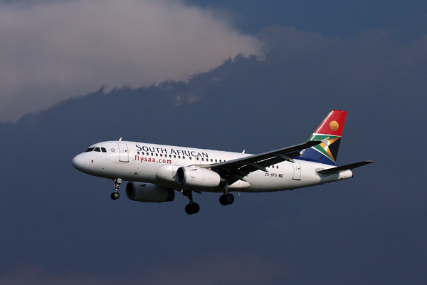 SOUTH AFRICAN AIRBUS A319 JNB RF IMG_0420.jpg