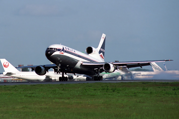 DELTA LOCKHEED L1011 NRT RF 428 25.jpg