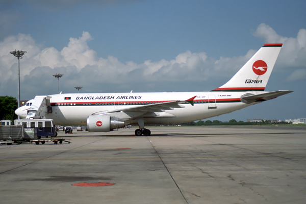 BIMAN BANGLADESH AIRLINES AIRBUS A310 300 SIN RF 1140 4.jpg