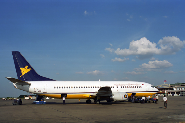 MYANMAR AIRWAYS INTERNATIONAL BOEING 737 400 RGN RF.jpg