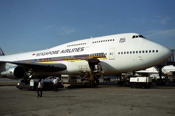 SINGAPORE AIRLINES BOEING 747 400 SIN RF 1139 22.jpg