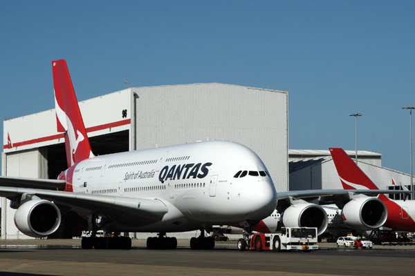 QANTAS AIRBUS A380 SYD RF IMG_1504.jpg