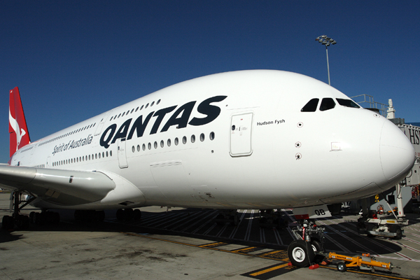 QANTAS AIRBUS A380 SYD RF IMG_1561.jpg