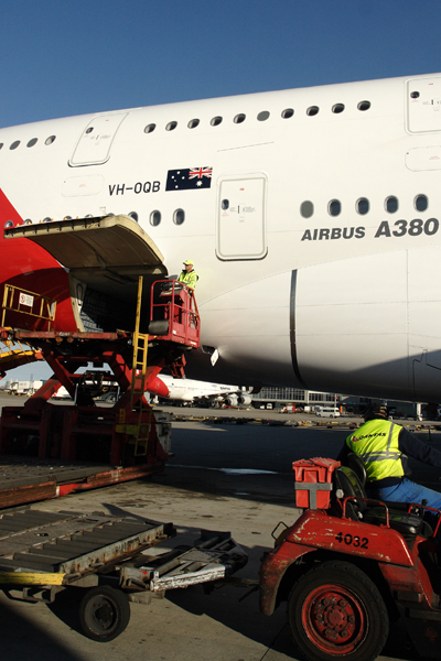 QANTAS AIRBUS A380 SYD RF IMG_1590.jpg