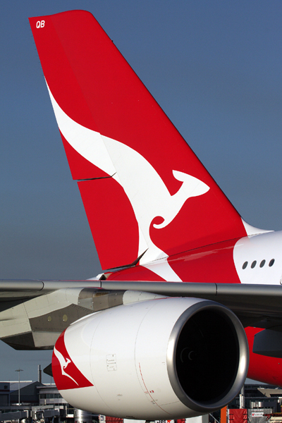 QANTAS AIRBUS A380 SYD RF IMG_2117.jpg