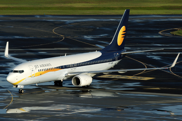 JET AIRWAYS BOEING 737 800 SIN RF IMG_2659.jpg