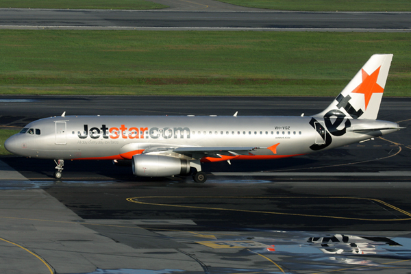 JETSTAR AIRBUS A320 SIN RF IMG_4904.jpg