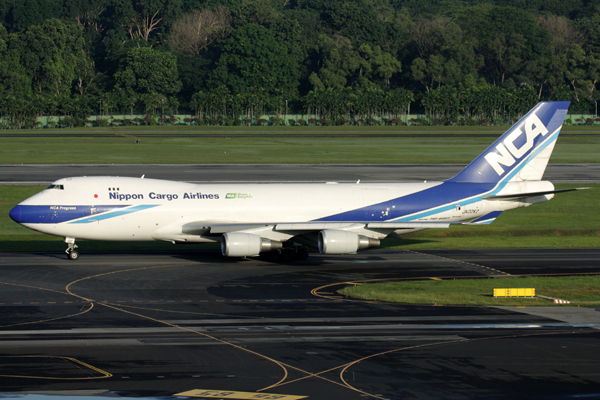 NIPPON CARGO AIRLINES BOEING 747 400 SIN RF IMG_4909.jpg