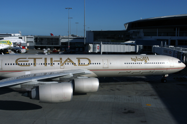 ETIHAD AIRBUS A340 600 SYD RF IMG_2049.jpg