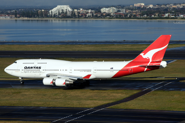 QANTAS BOEING 747 400 SYD RF IMG_5325.jpg