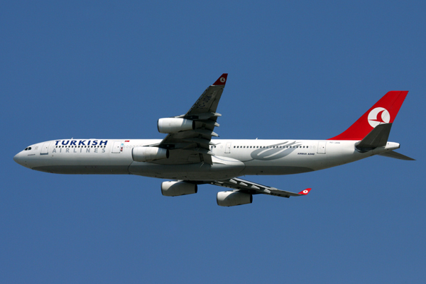 TURKISH AIRLINES AIRBUS A340 300 BKK RF IMG_2297.jpg