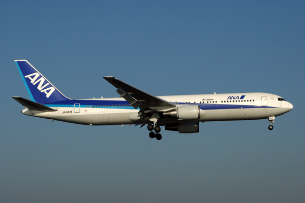 ANA AIR JAPAN BOEING 767 300 KIX RF IMG_5454.jpg