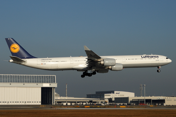 LUFTHANSA AIRBUS A340 600 KIX RF IMG_5465.jpg