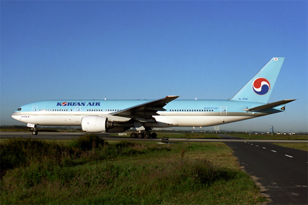 KOREAN AIR BOEING 777 200 BNE RF 1239 19.jpg