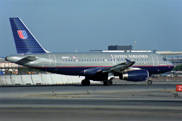 UNITED AIRBUS A319 LAX RF 1266 3.jpg