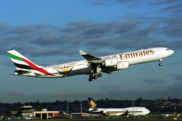 EMIRATES AIRBUS A340 500 SYD RF 1947 4.jpg