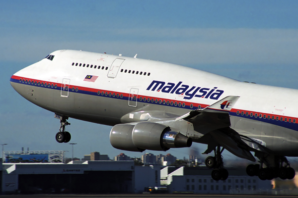 MALAYSIA BOEING 747 400 SYD RF 1577 23.jpg