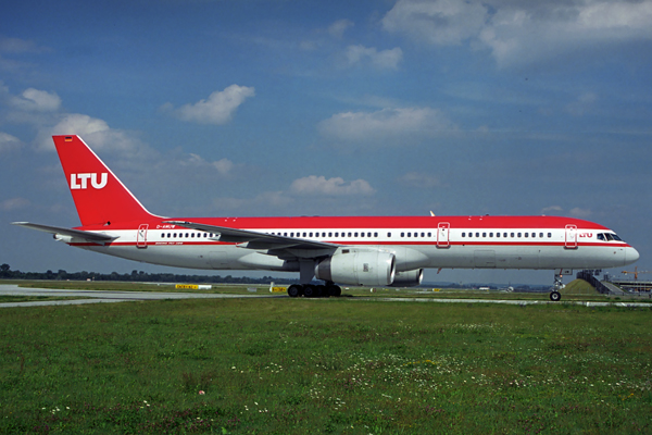 LTU BOEING 757 200 MUC RF 1551 24.jpg