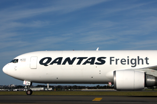 QANTAS FREIGHT BOEING 767 300F SYD RF IMG_5713.jpg