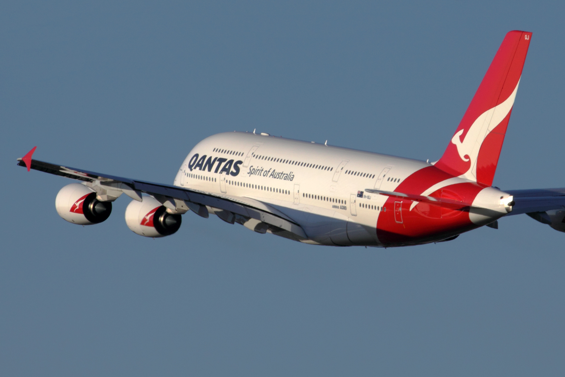QANTAS AIRBUS A380 SYD RF IMG_9902.jpg