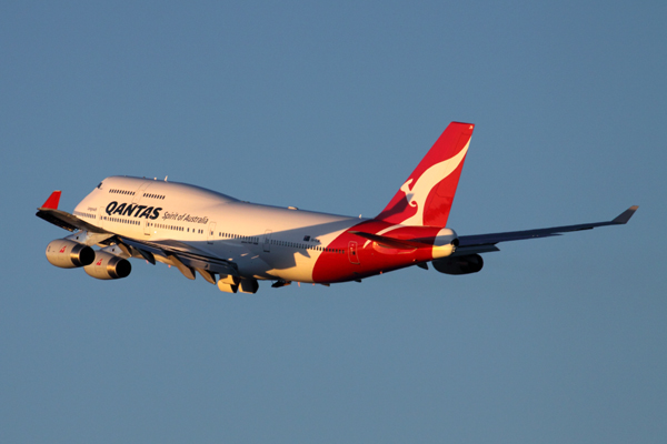 QANTAS BOEING 747 400 SYD RF IMG_9957.jpg