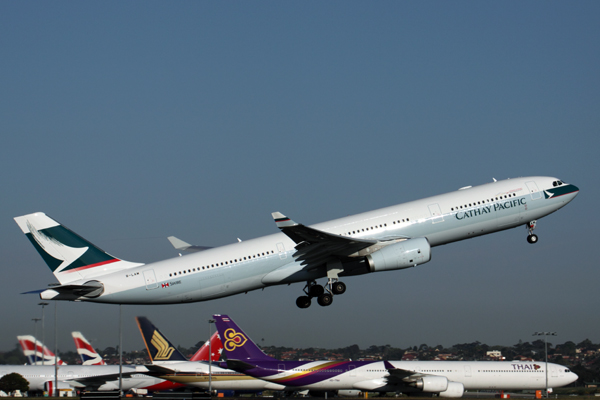 CATHAY PACIFIC AIRBUS A330 300 SYD RF IMG_9994.jpg