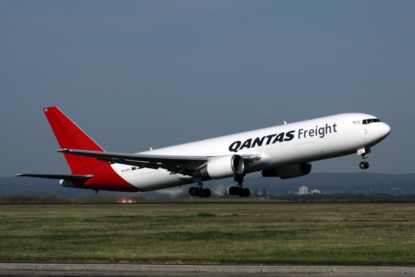 QANTAS FREIGHT BOEING 767 300F SYD RF IMG_0007.jpg