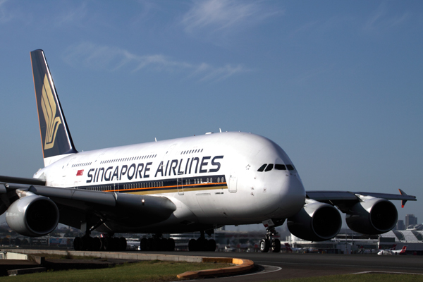 SINGAPORE AIRLINES AIRBUS A380 SYD RF IMG_0127.jpg