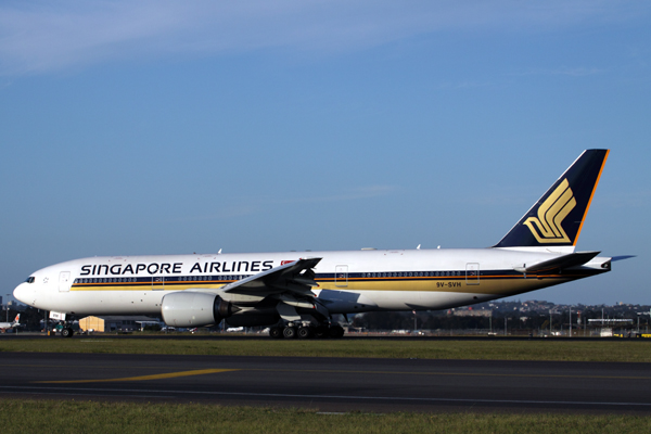SINGAPORE AIRLINES BOEING 777 200 SYD RF IMG_0226.jpg