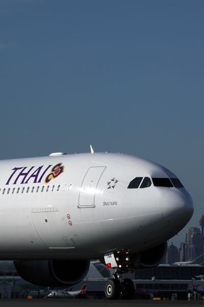 THAI AIRBUS A340 600 SYD RF IMG_0140.jpg