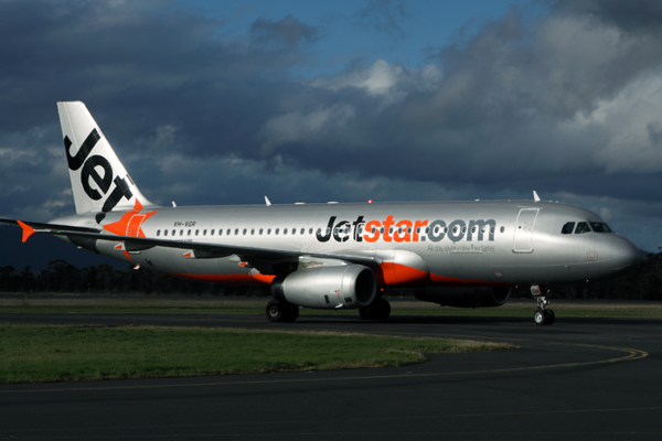 JETSTAR AIRBUS A320 HBA RF IMG_7091.jpg