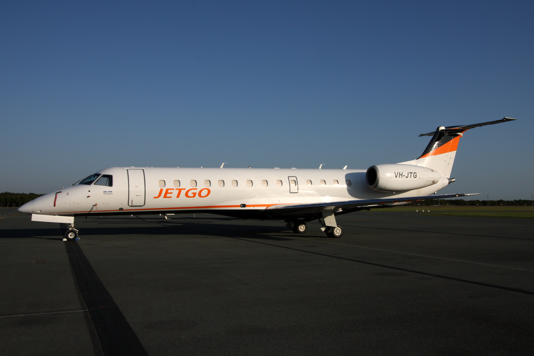 JETGO EMBRAER 135 BNE RF IMG_7235.jpg