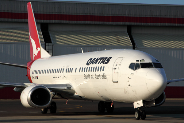 QANTAS BOEING 737 400 SYD RF IMG_7141.jpg