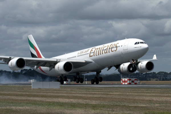 EMIRATES AIRBUS A340 500 AKL RF IMG_9192.jpg