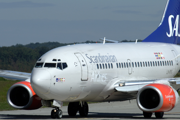 SAS BOEING 737 600 GVA RF IMG_3227.jpg